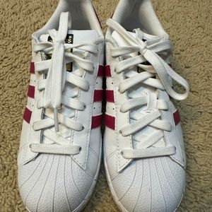 Adidas superstar shoe